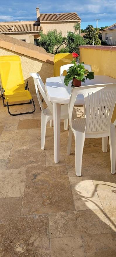 Appartement Agreable Et Spacieux Ensoleille Valros Exteriör bild